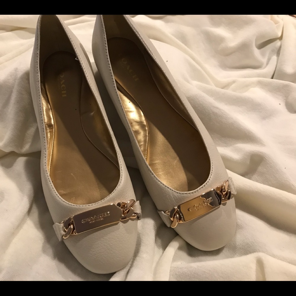 Coach Flats Cream Color Size 7 New